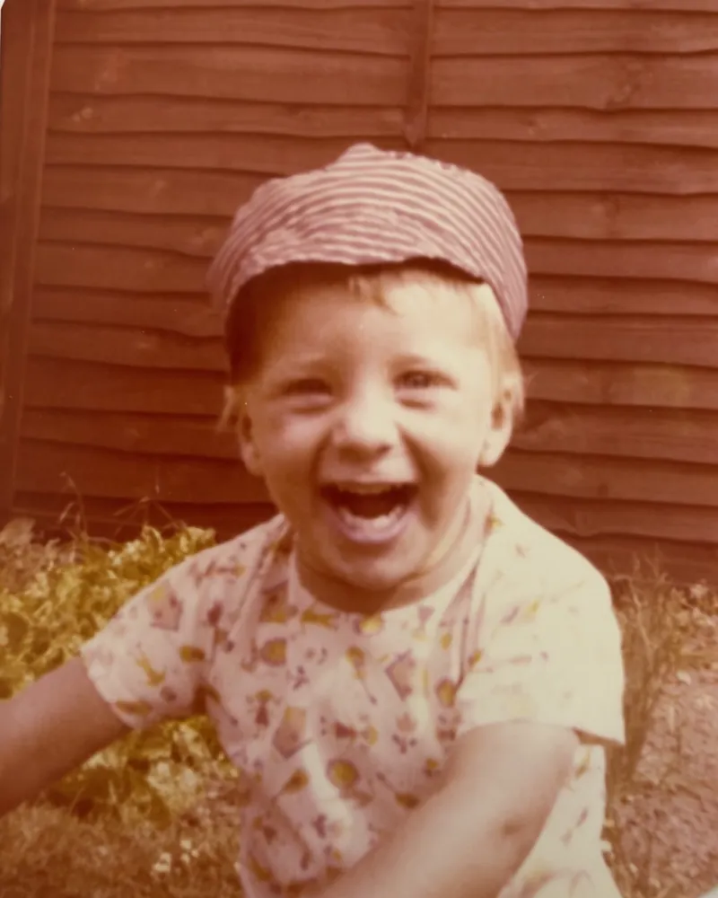 A yellowed old photo, before restoration
